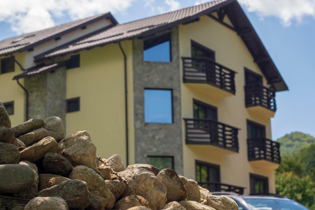 Casa Valea Cernei Hotel Isverna Exterior photo